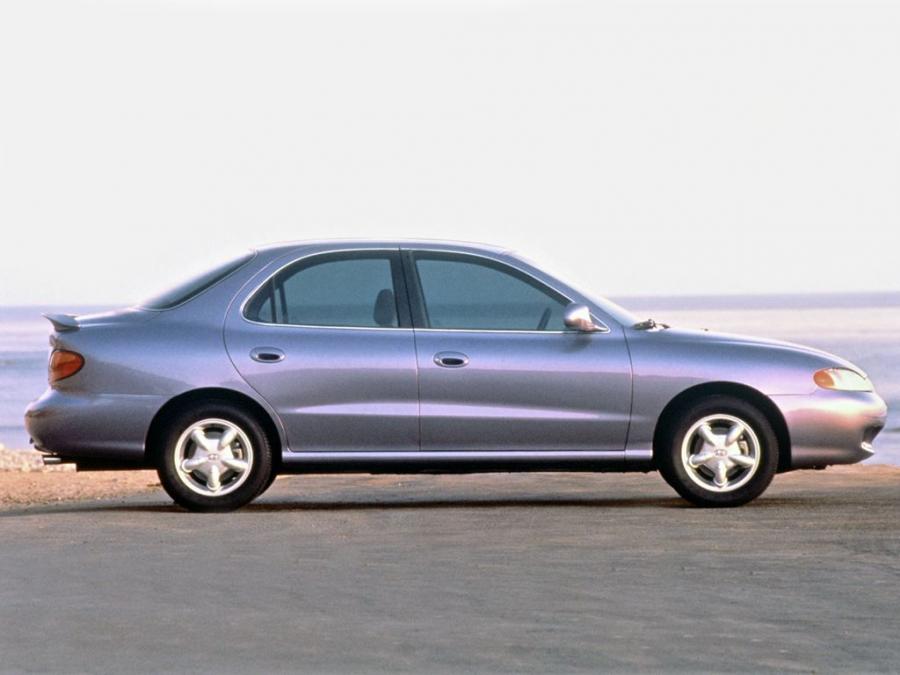  Hyundai Elantra 1996 года  (US) (фото 3 из 4)